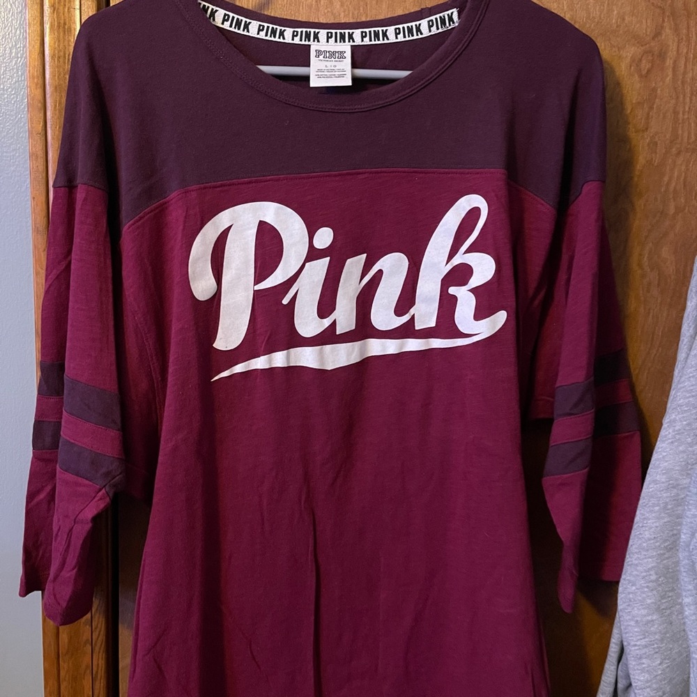 maroon 3/4 sleeve tee
